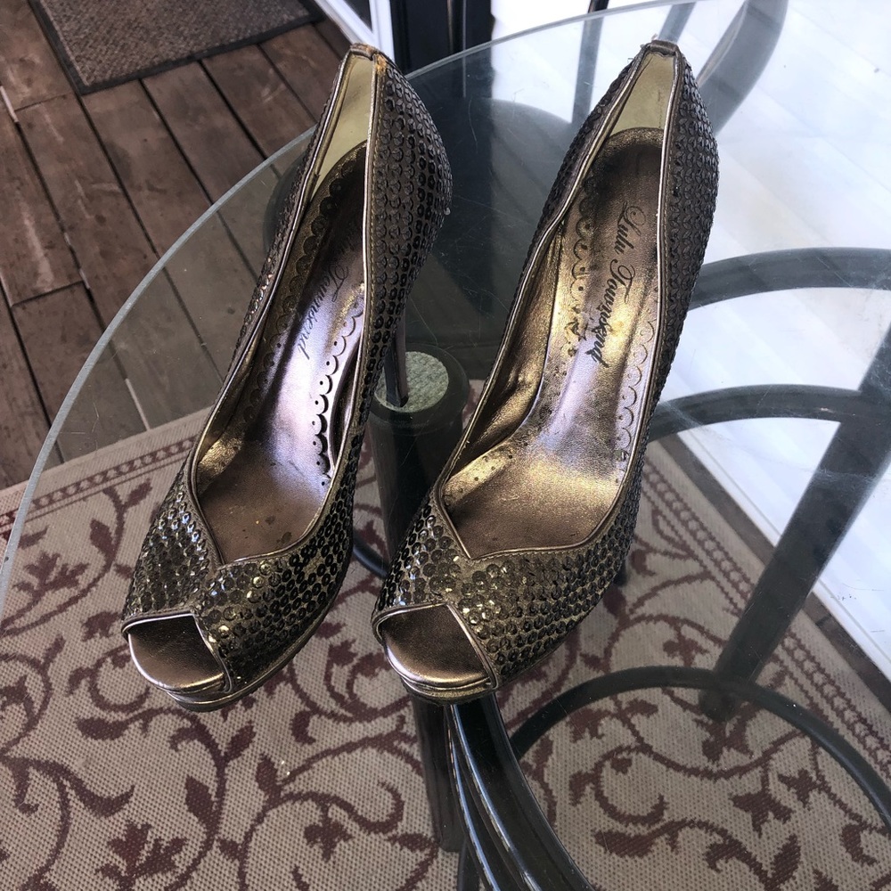 Lulu Townsend size 7 sequin heels